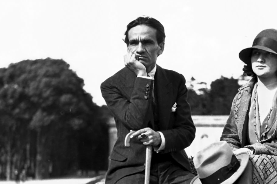 CÉSAR VALLEJO